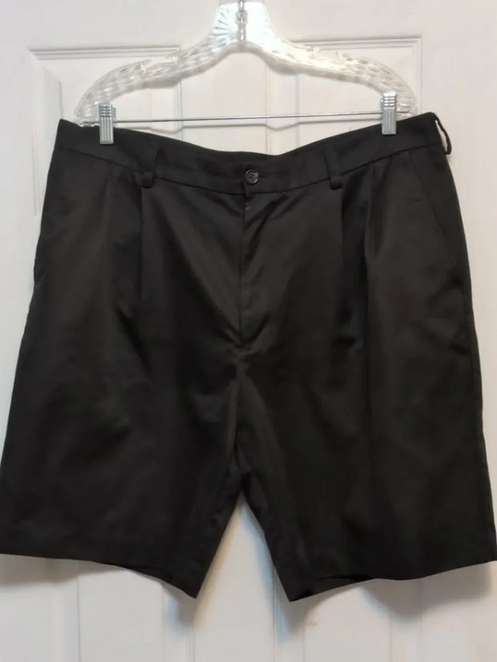 Izod Golf Mens Sz 38 Shorts Black Ahtleisure Athletic Pockets Pleated Swingflex